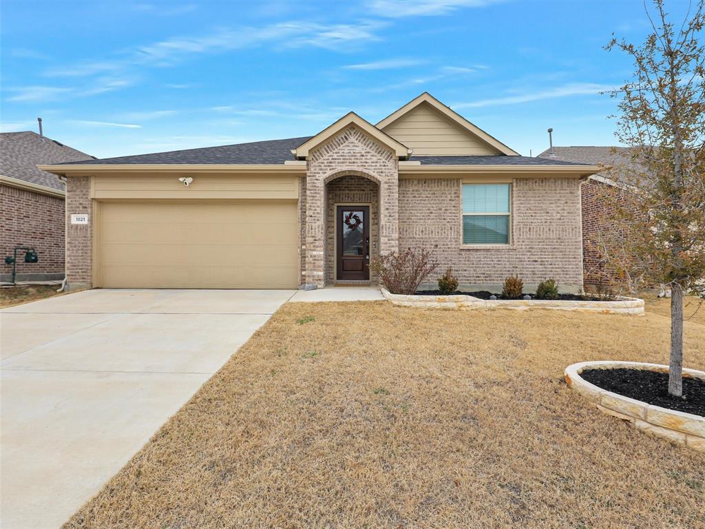 1821 Lake Grove Drive Property Photo