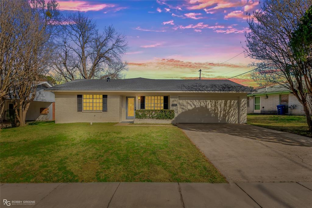 325 Phoenix Drive Property Photo