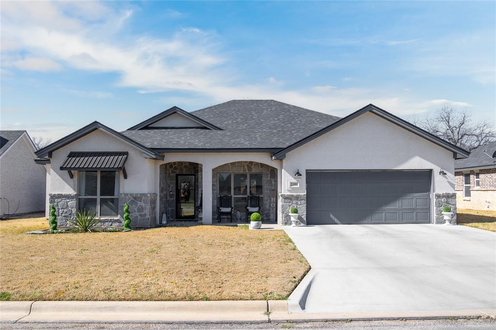2101 Brooke Lane Property Photo