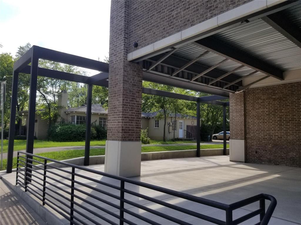 409 N Oak Property Photo