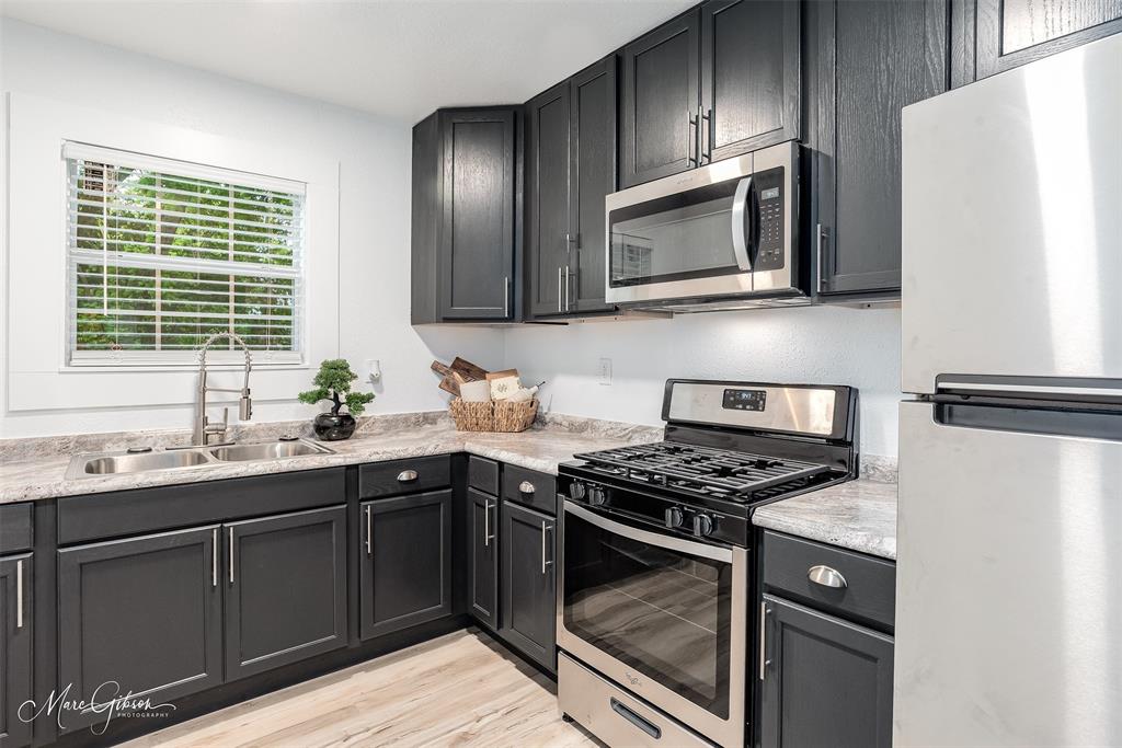 204 Leo Avenue Property Photo