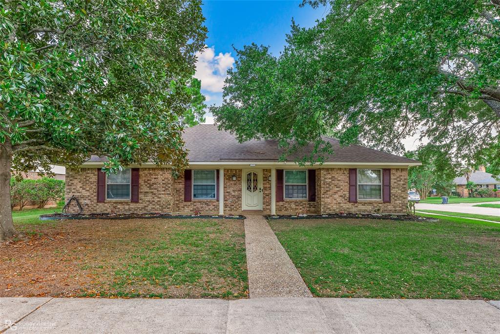 401 N Dresden Circle Property Photo
