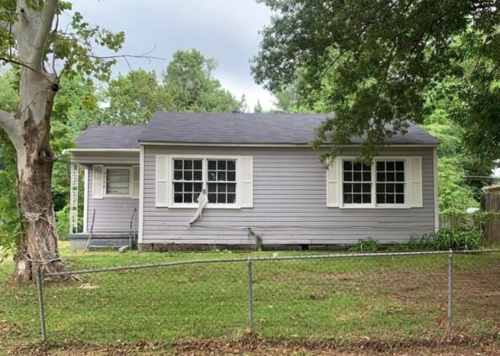 2726 Lakehurst Property Photo