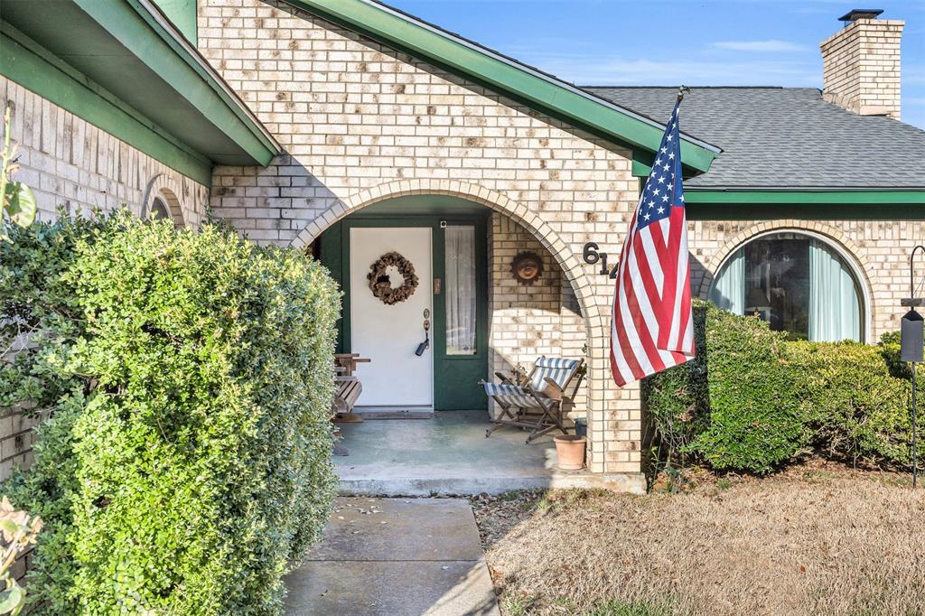 614 Raintree Court Property Photo