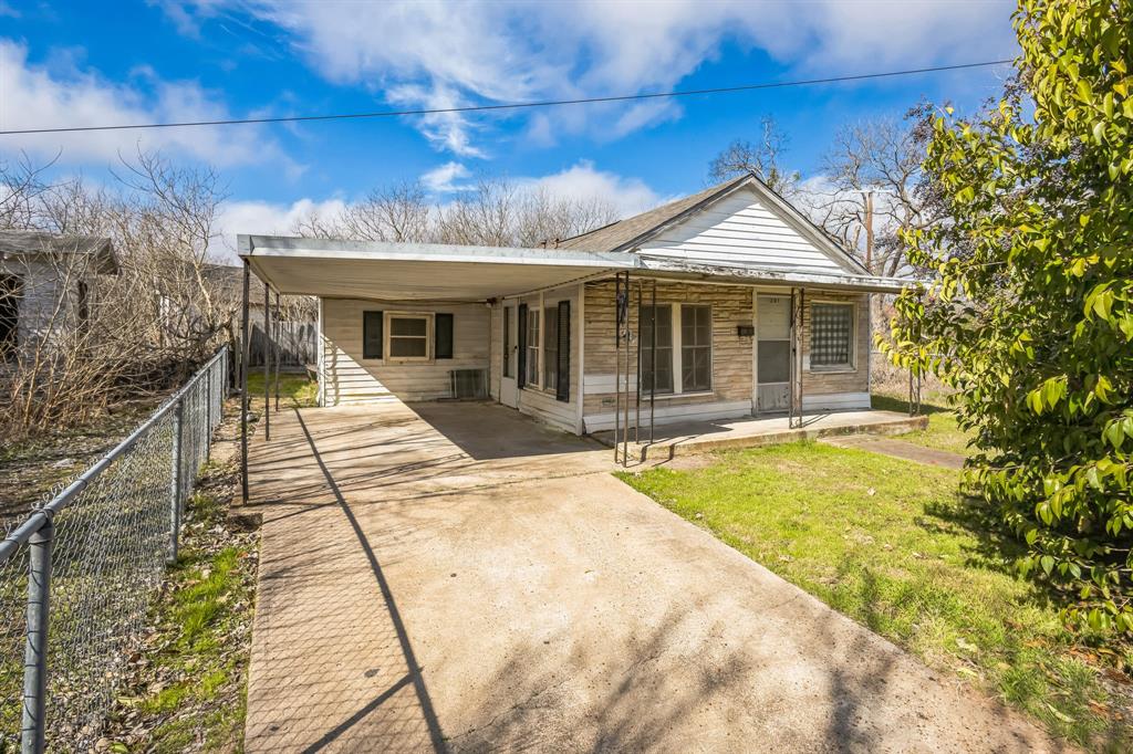 301 Barton Street Property Photo
