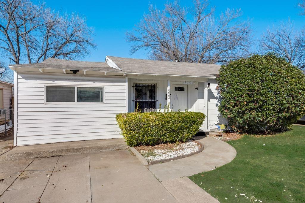 1233 Marion Avenue Property Photo