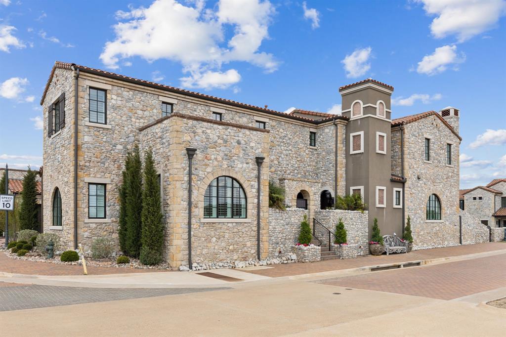 2 Comillas Drive Property Photo