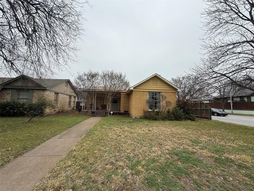 2300 Mistletoe Boulevard Property Photo