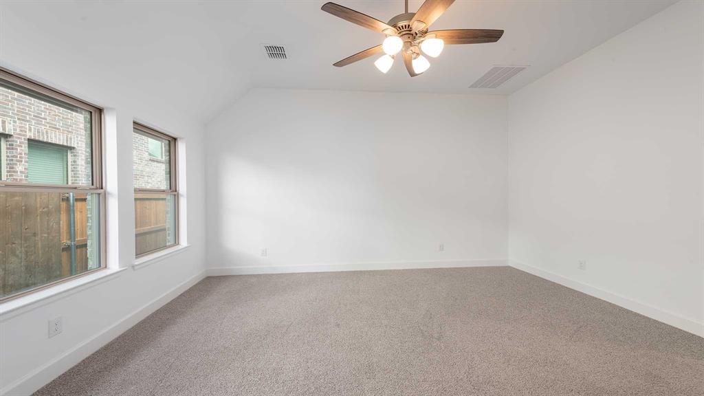 4124 Hudson Street Property Photo 16