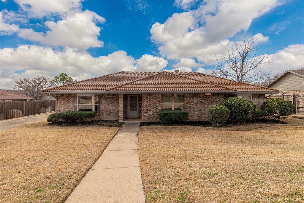 29 Crestwood Drive Property Photo