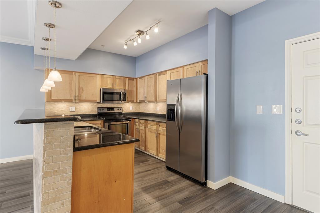 3102 Kings Road Property Photo