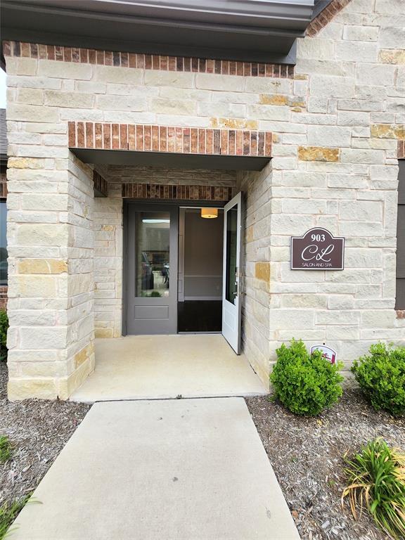4425 Plano Parkway Property Photo 1