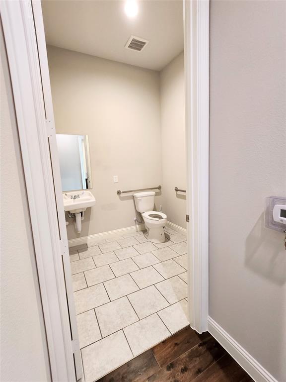 4425 Plano Parkway Property Photo 11
