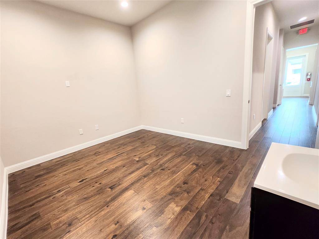4425 Plano Parkway Property Photo 18