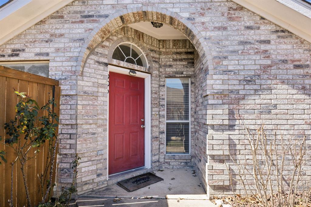 906 Park Row Circle Property Photo 3