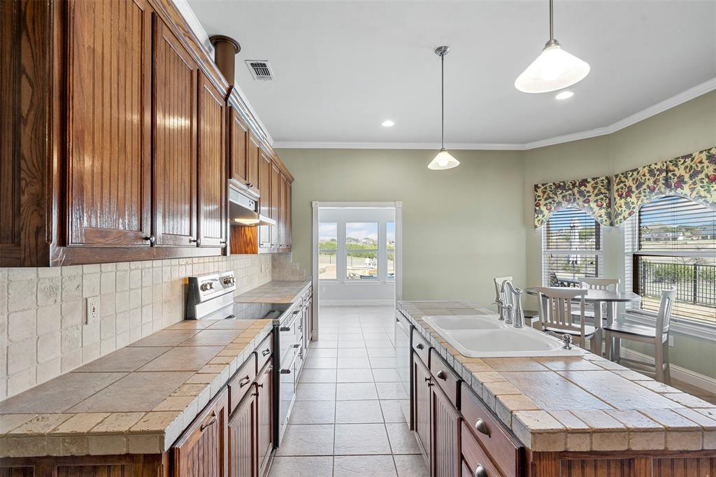 2118 Darby Dan Court Property Photo 10