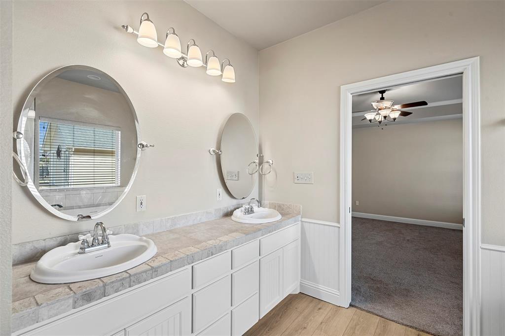 2118 Darby Dan Court Property Photo 23