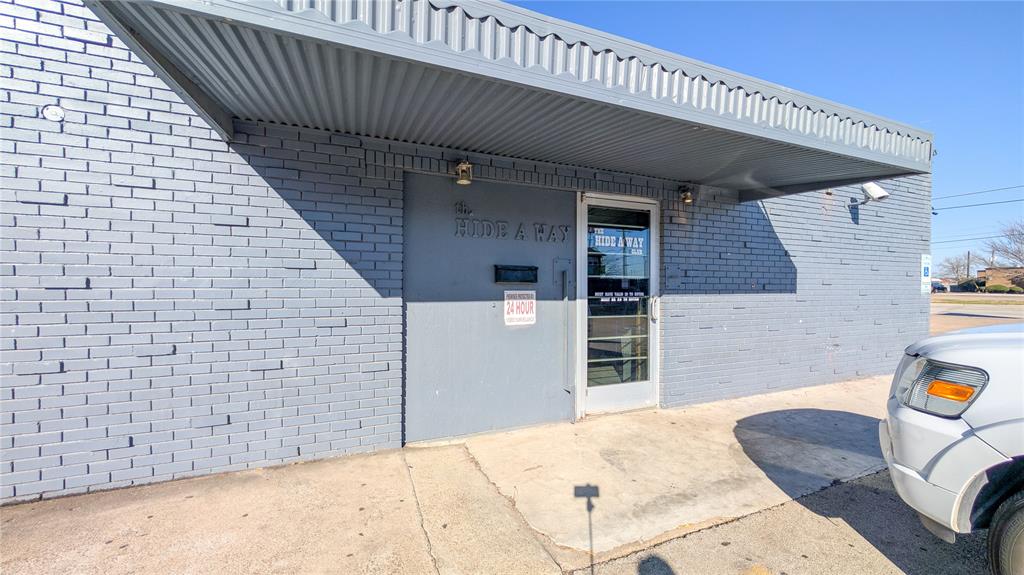 3012 E Abram Street Property Photo 4