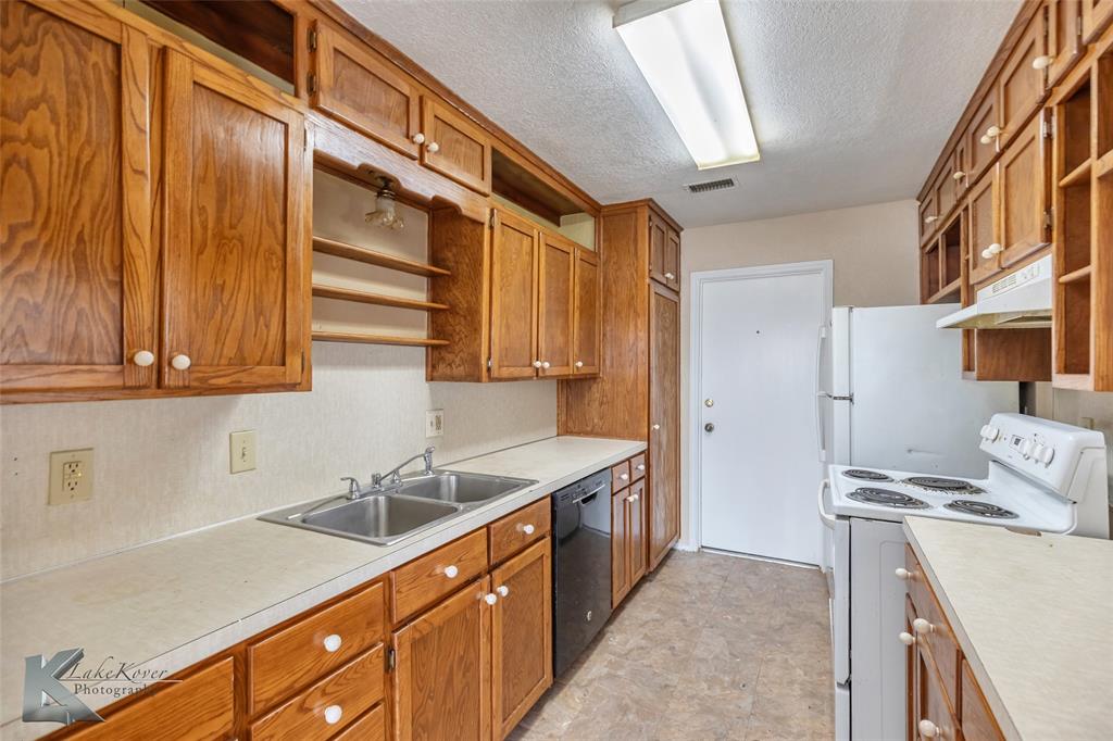 3065 Button Willow Avenue Property Photo 11