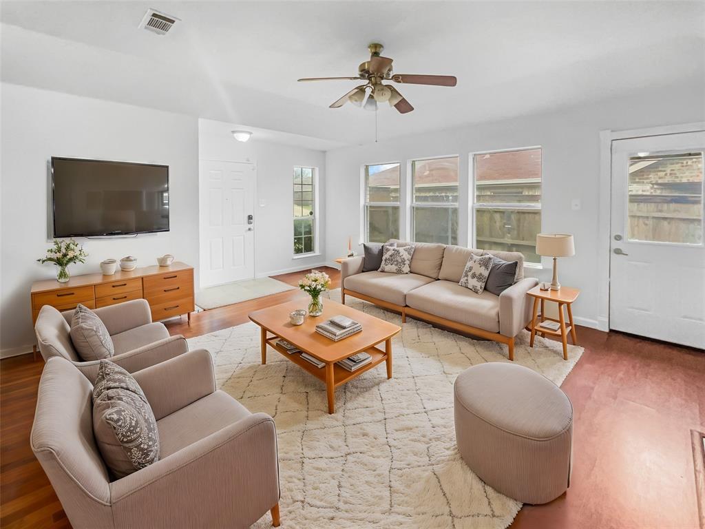 6705 Windward View Drive Property Photo 2