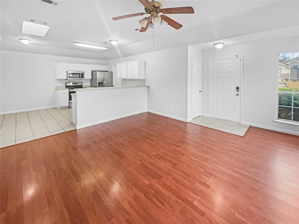 6705 Windward View Drive Property Photo 3