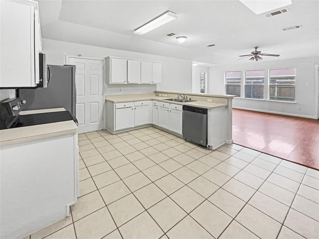 6705 Windward View Drive Property Photo 12