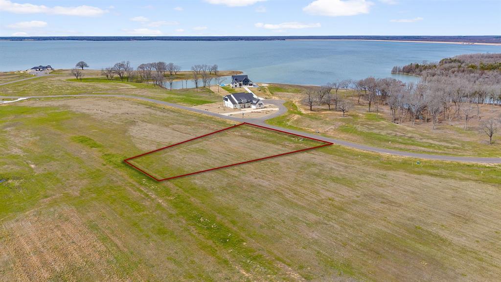 555 Peninsula Drive Property Photo