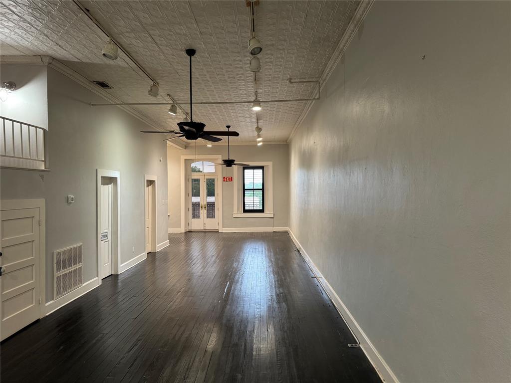 109 E Bridge Street Property Photo 22