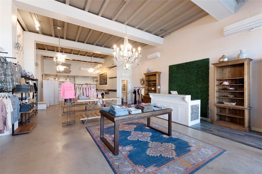 508 Conrad Hilton Boulevard Property Photo 4