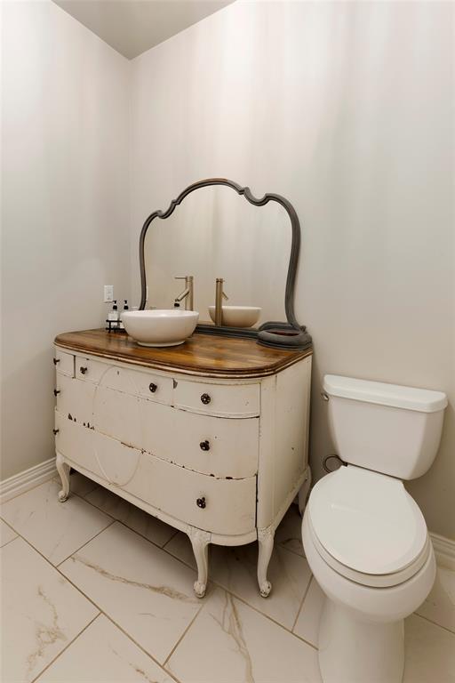 508 Conrad Hilton Boulevard Property Photo 10