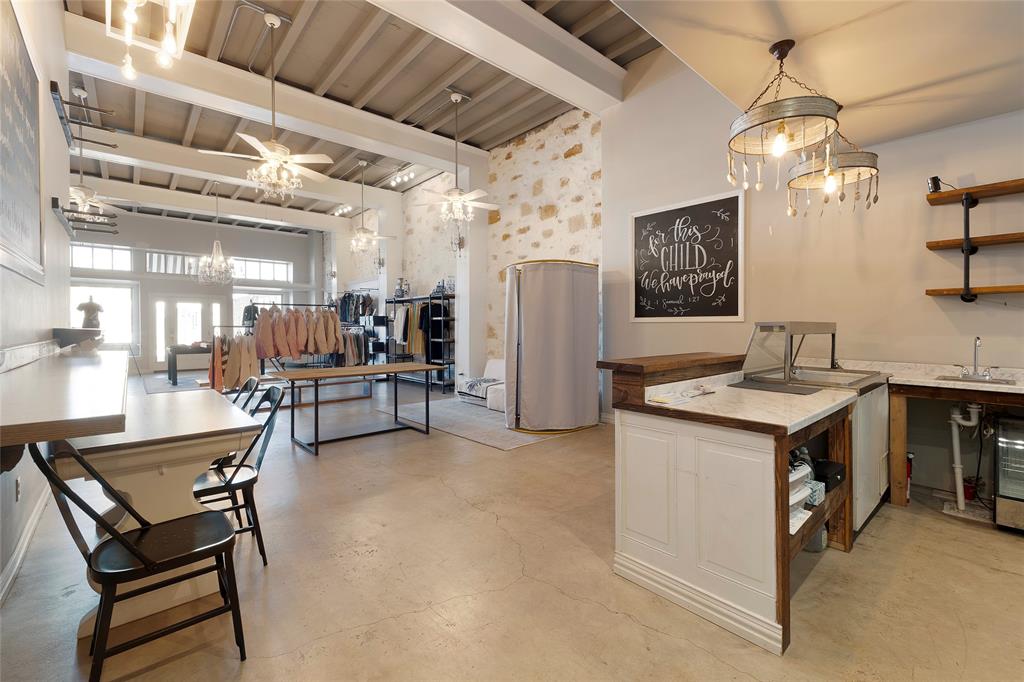 508 Conrad Hilton Boulevard Property Photo 11