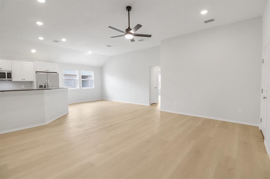 812 Bella Boulevard Property Photo 4