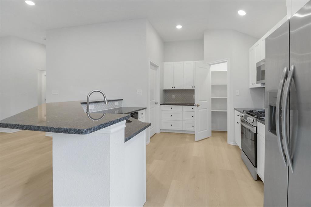 812 Bella Boulevard Property Photo 7