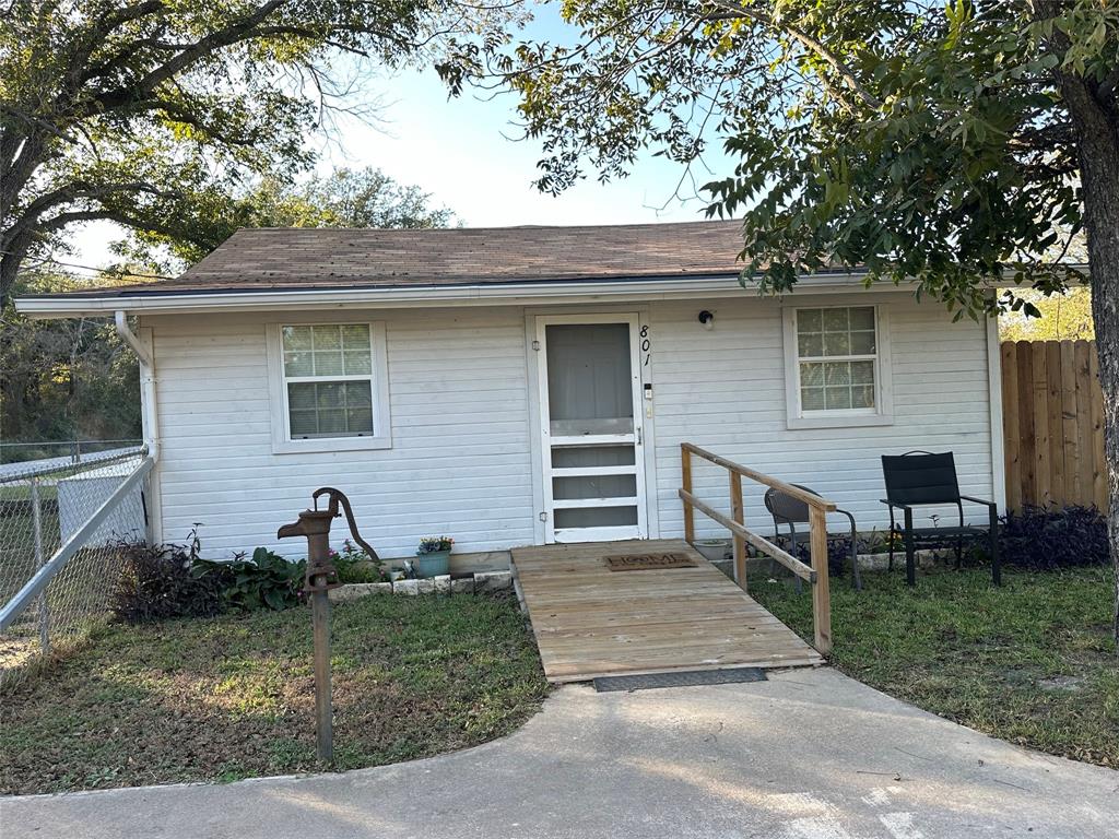 801 N Thompson Property Photo