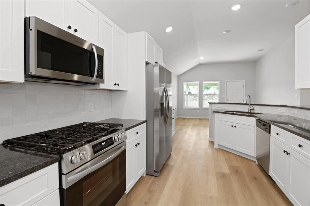 900 Bella Boulevard Property Photo 9