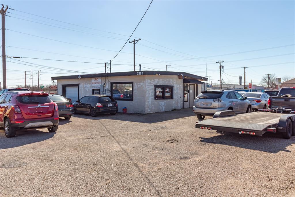 200 E Avenue A Property Photo 3