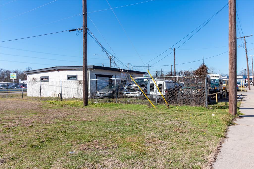 200 E Avenue A Property Photo 6