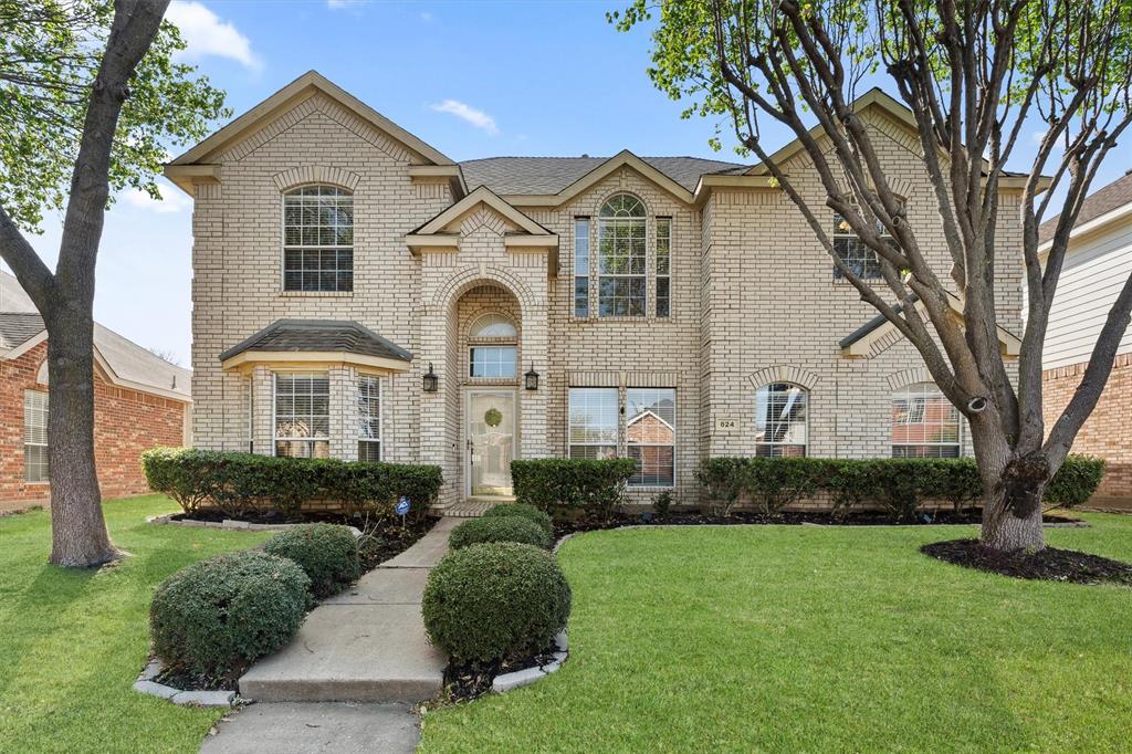 824 Water Oak Drive Property Photo 1