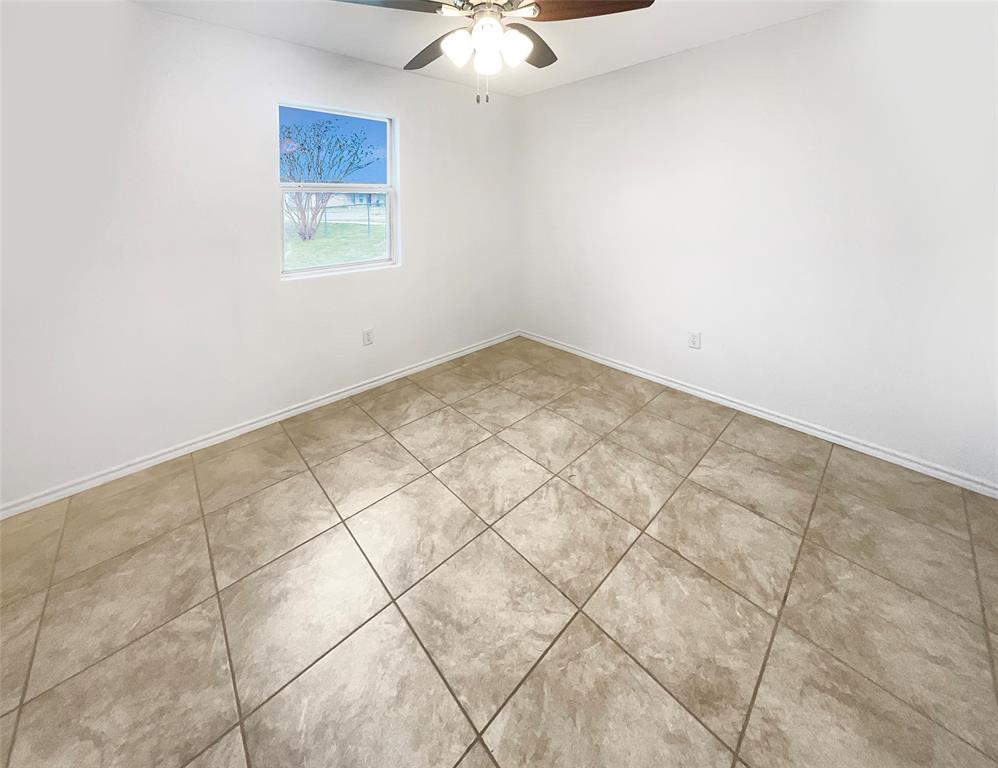 217 Dean Court Property Photo 5