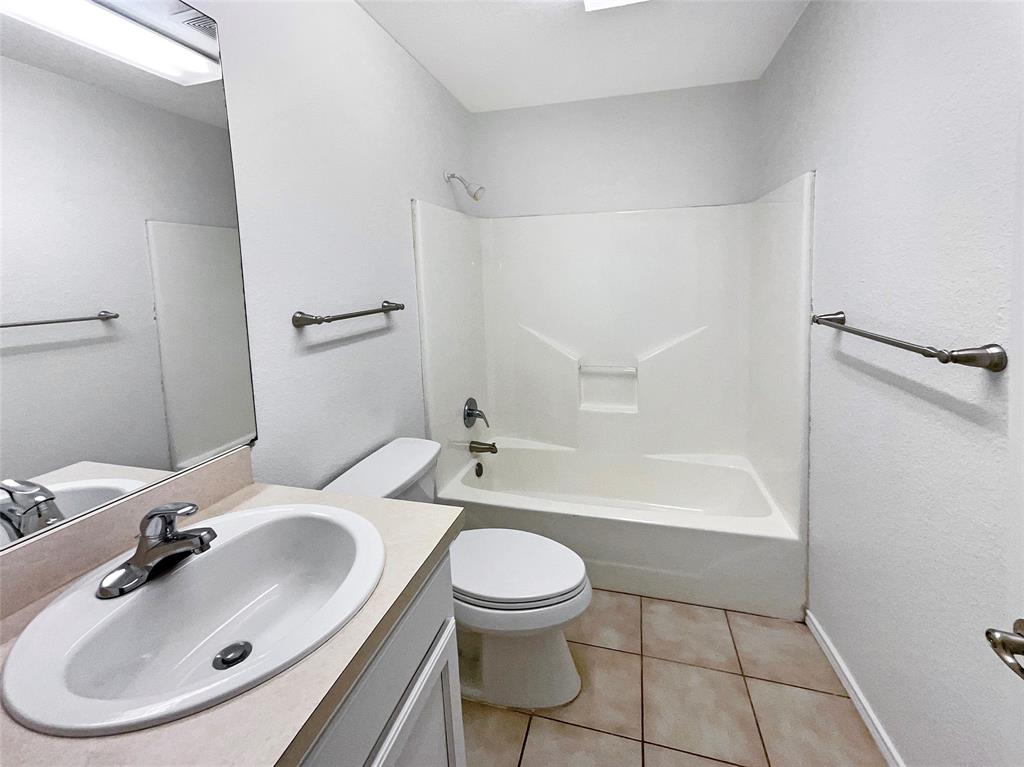 217 Dean Court Property Photo 7