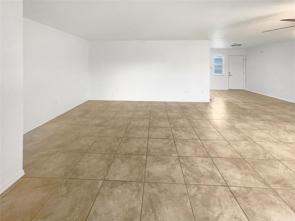 217 Dean Court Property Photo 9