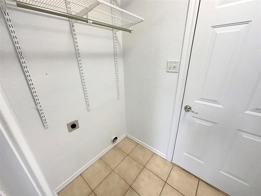217 Dean Court Property Photo 15