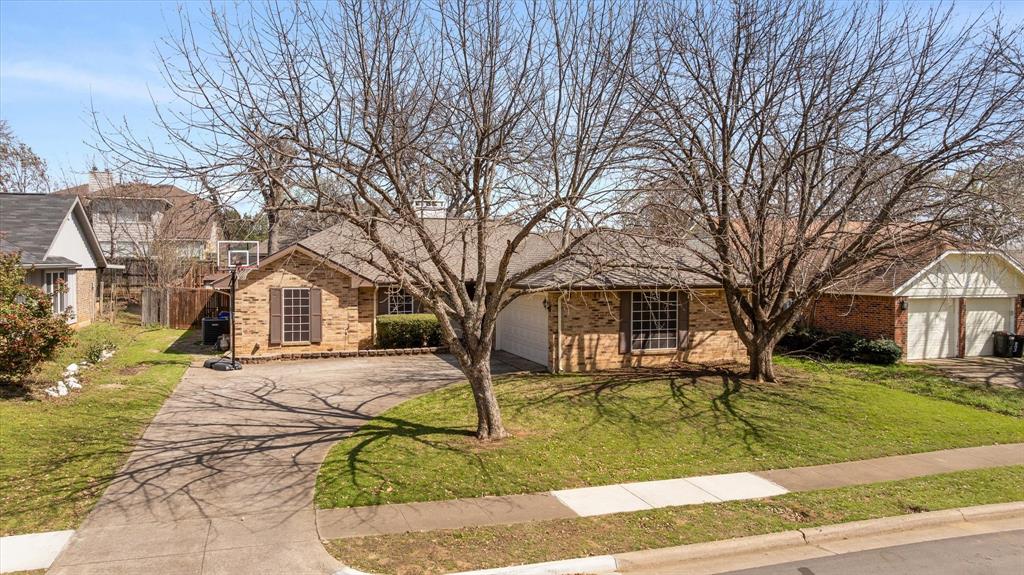 801 Dickey Drive Property Photo