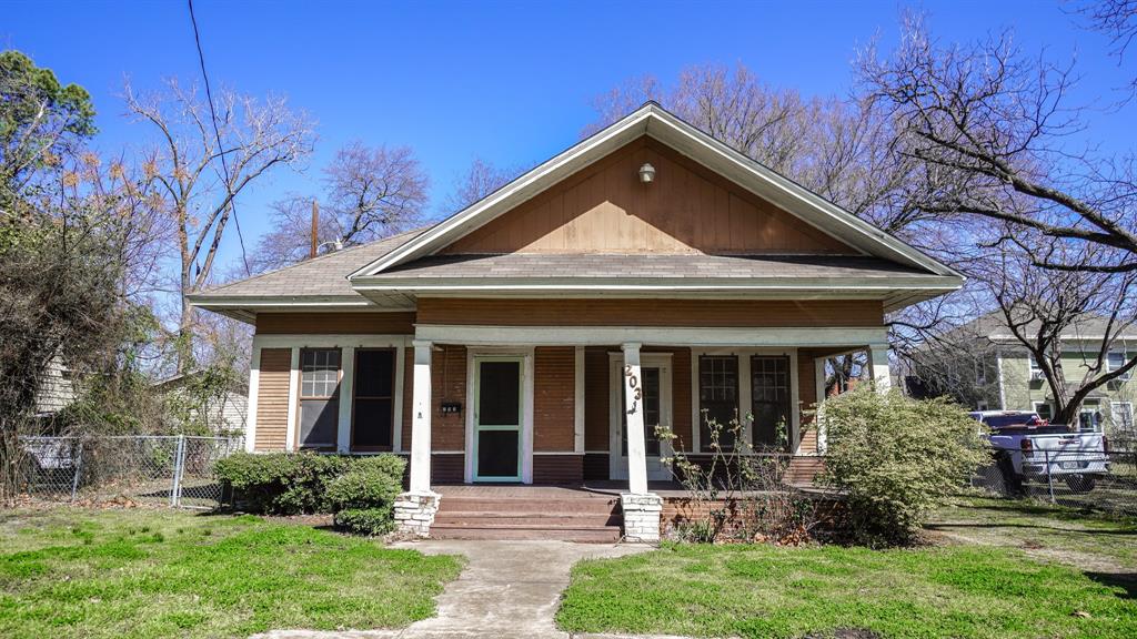 203 E Brin Street Property Photo
