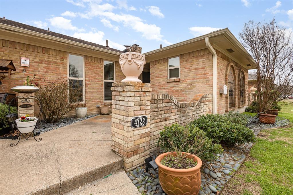 4728 Berridge Lane Property Photo