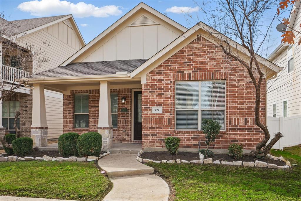 924 Charleston Lane Property Photo