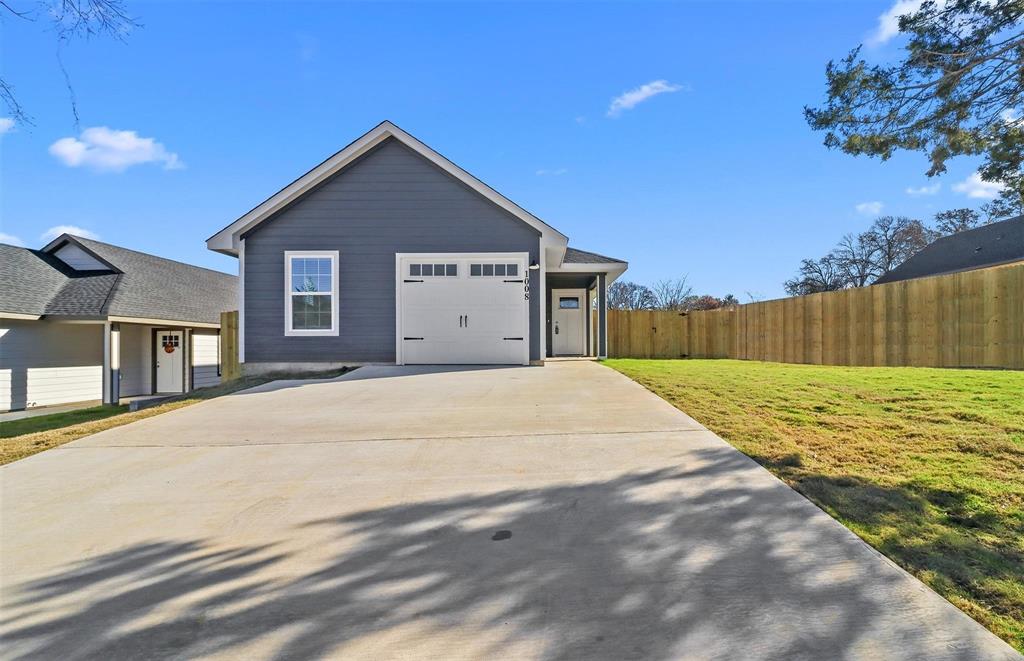 1008 Ray Drive Property Photo