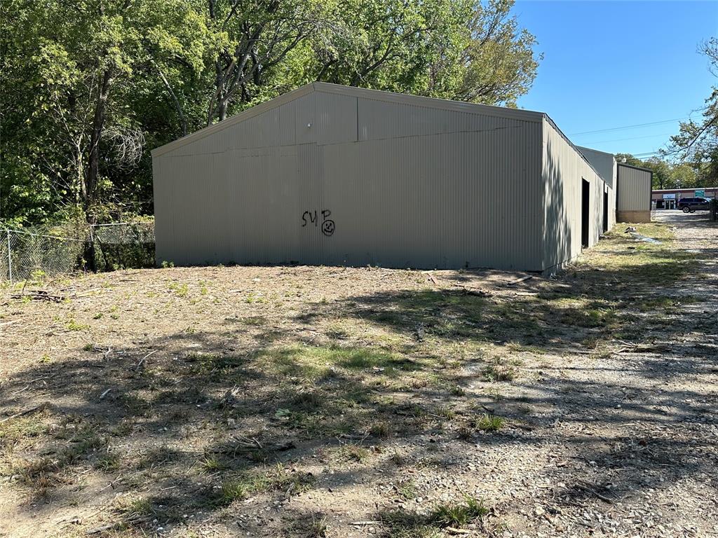 5626 Texoma Parkway Property Photo 9