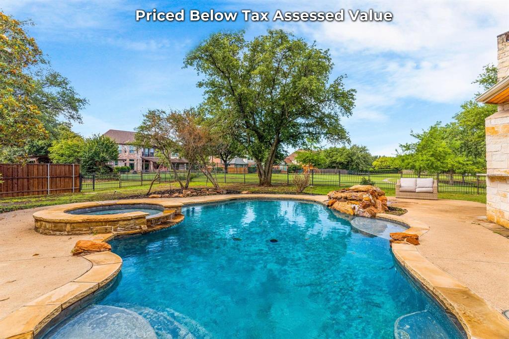 1500 Windsor Drive Property Photo 1