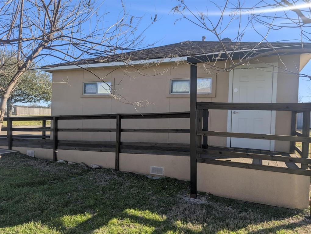 429 State Highway 342 Property Photo 14